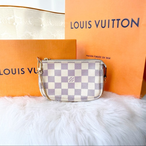 Louis Vuitton Handbags - ❤️Louis Vuitton❤️ Damier Azur Mini Pochette Accessoires